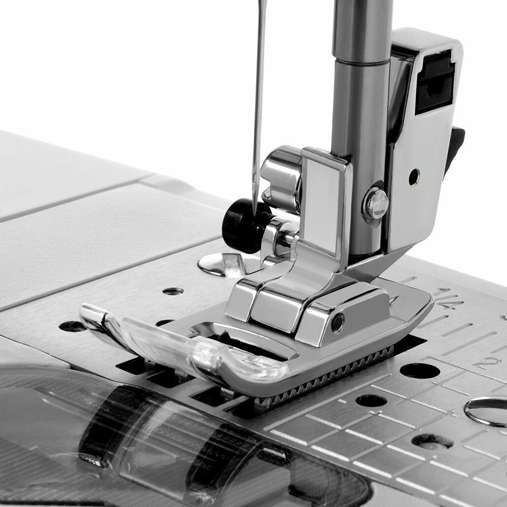 Bro Innov-ís Pacesetter PS500 Computerized Sewing Machine / Optional Distin Starter Sewing Package